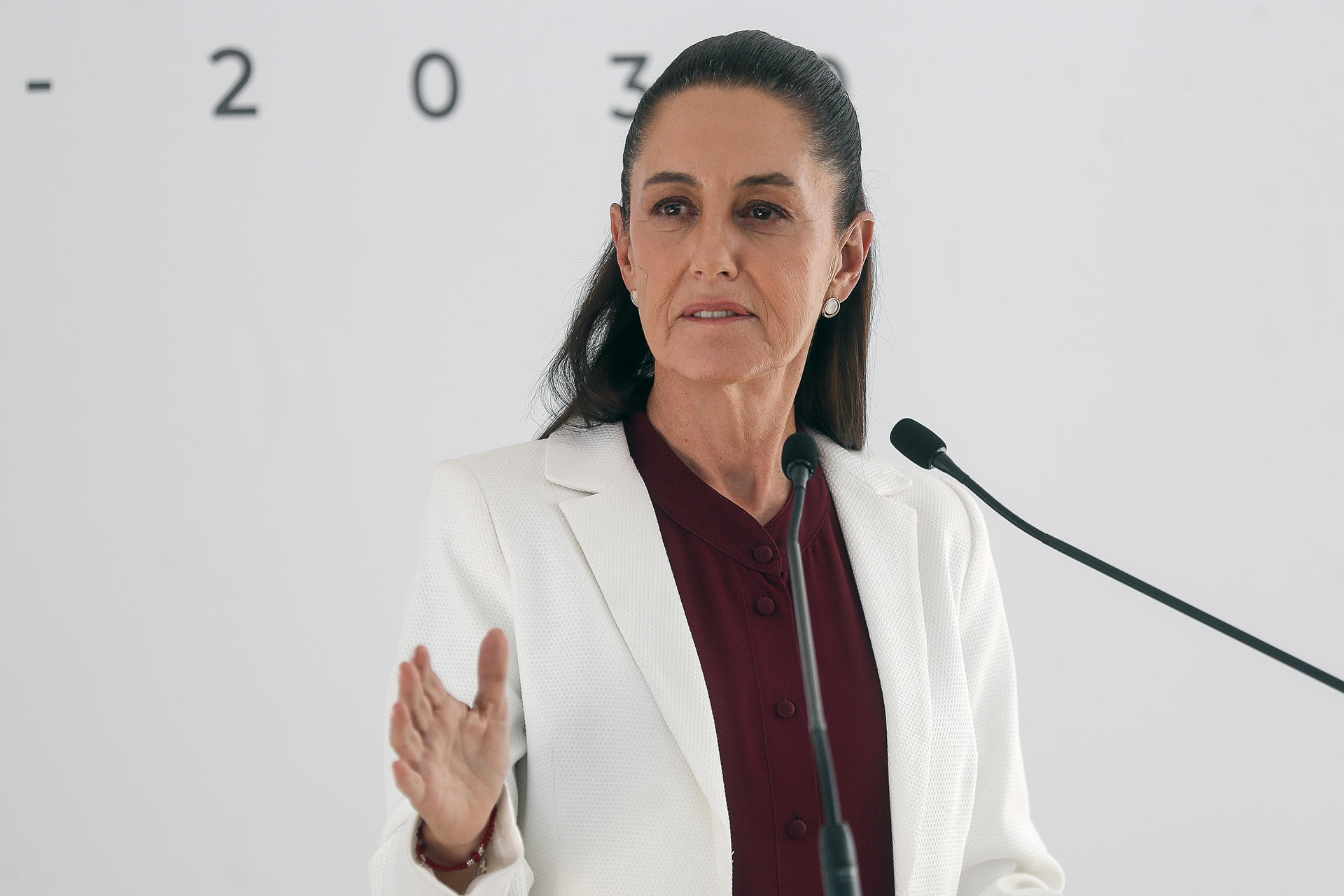 La futura presidenta de México, Claudia Sheinbaum Pardo, habla durante una conferencia de prensa en la Ciudad de México (México). Fotografía de archivo. EFE/Isaac Esquivel