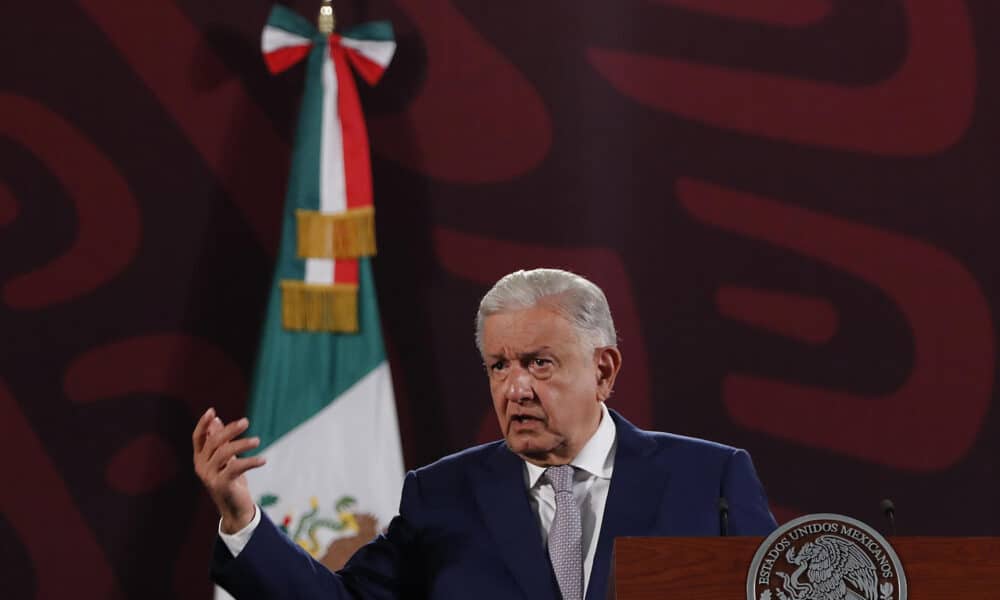 El presidente de México, Andrés Manuel López Obrador, participa en su conferencia de prensa matutina este martes, en el Palacio Nacional de Ciudad de México (México). EFE/Mario Guzmán