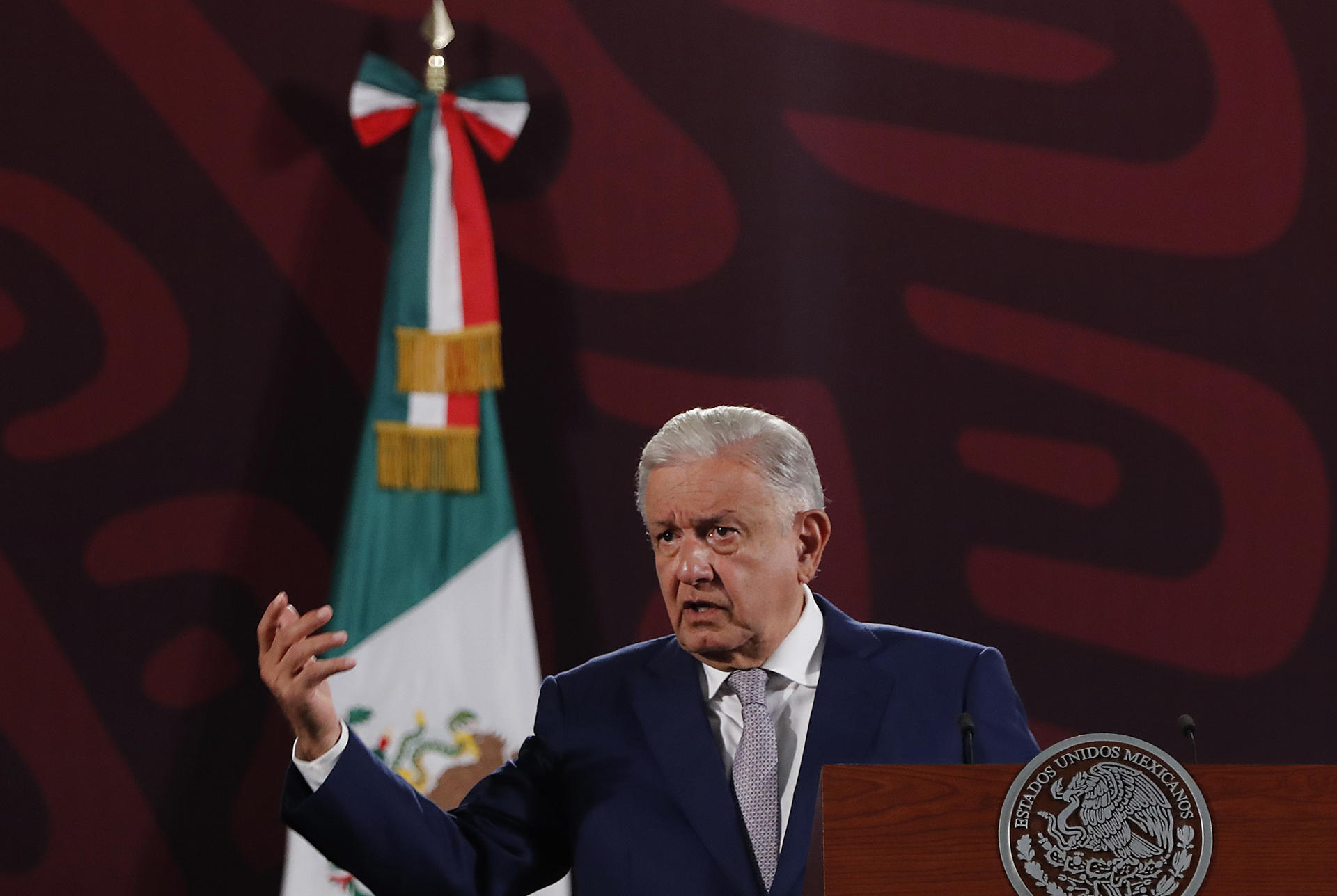 El presidente de México, Andrés Manuel López Obrador, participa en su conferencia de prensa matutina este martes, en el Palacio Nacional de Ciudad de México (México). EFE/Mario Guzmán