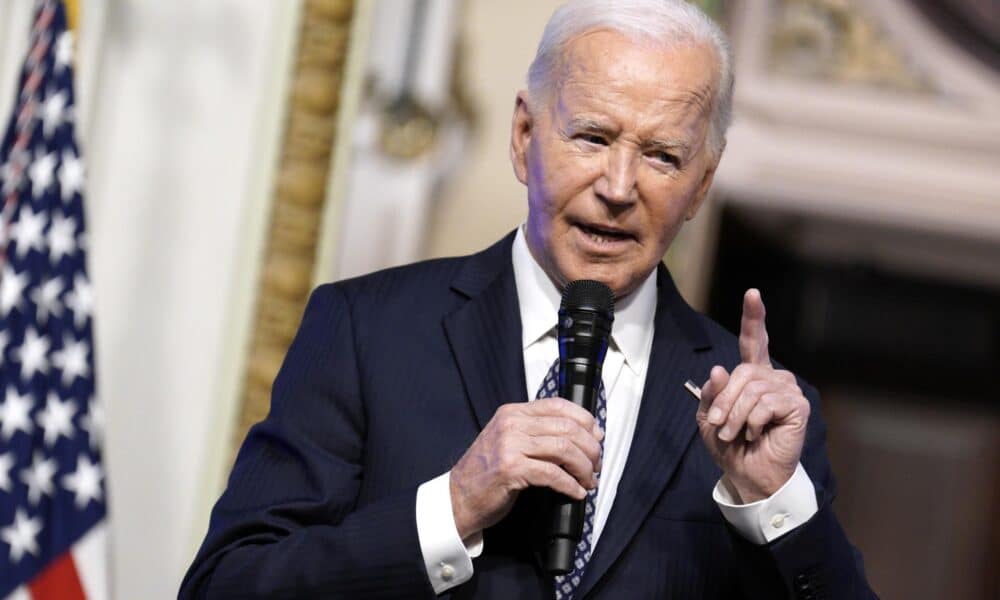 El presidente de Estados Unidos, Joe Biden, pronuncia un discurso en la primera Conferencia sobre la Economía de los Creadores de la Casa Blanca, en la Sala del Tratado Indio del Edificio de Oficinas Ejecutivas Eisenhower en Washington, DC, EE. UU., el 14 de agosto de 2024.EFE/EPA/Yuri Gripas / POOL