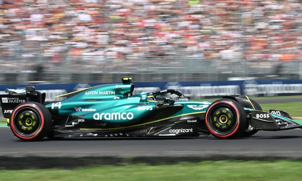 El piloto español de Aston Martin, Fernando Alonso, durante el Gran Premio de Italia. EFE/EPA/Daniel Dal Zennaro