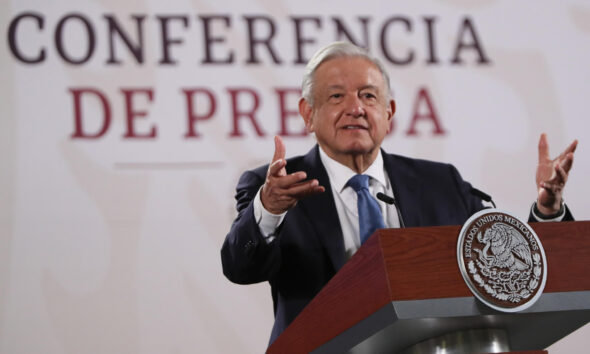 El presidente de México, Andrés Manuel López Obrador, habla durante su conferencia de prensa matutina este martes, en Palacio Nacional de la Ciudad de México (México). EFE/Mario Guzmán