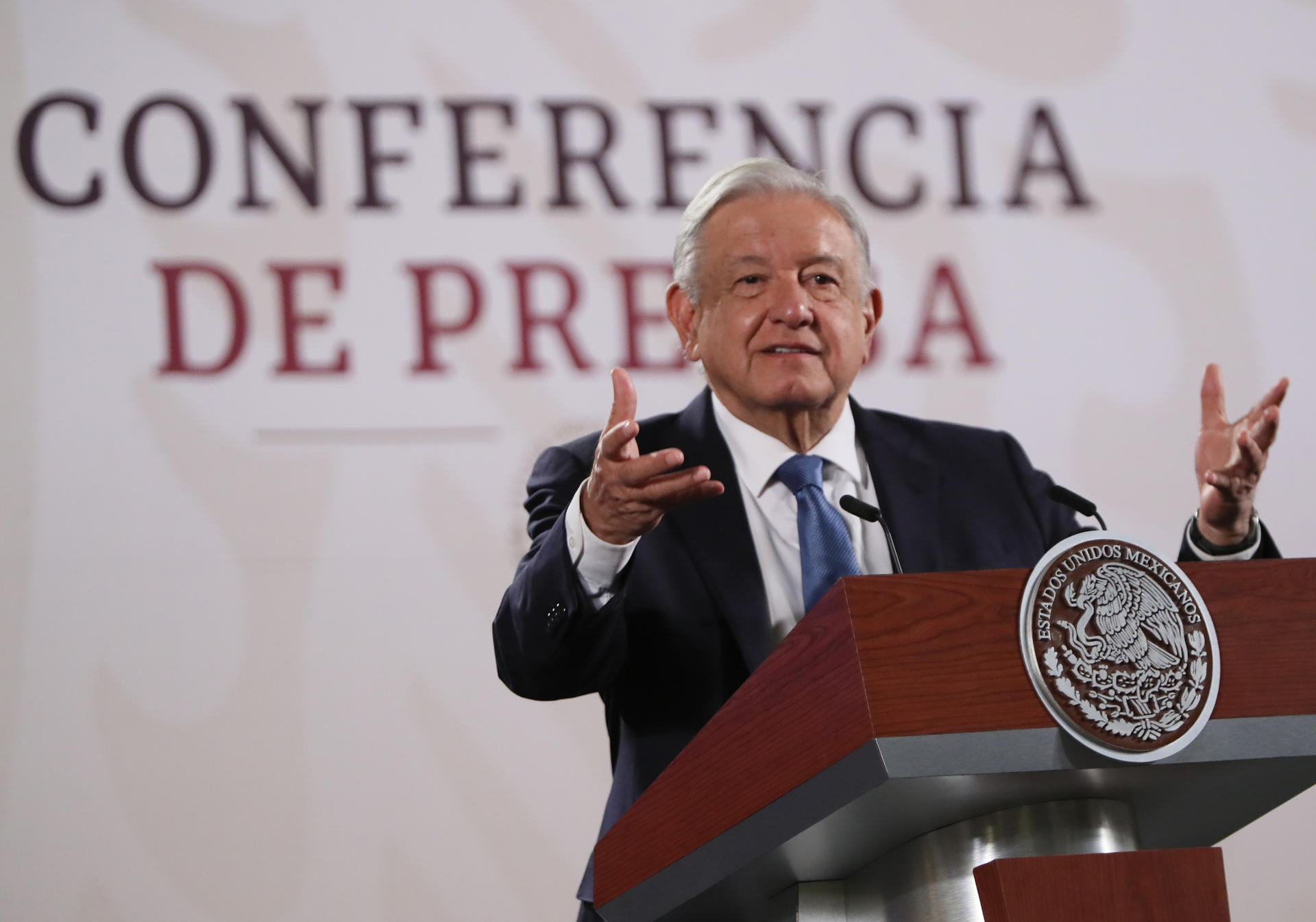 El presidente de México, Andrés Manuel López Obrador, habla durante su conferencia de prensa matutina este martes, en Palacio Nacional de la Ciudad de México (México). EFE/Mario Guzmán