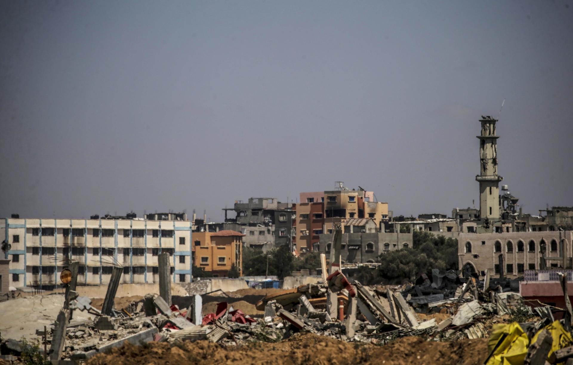 Foto de archivo (29/07/2024) de la destrucción causada por bombardeos israelíes en Gaza. EFE/EPA/MOHAMMED SABER