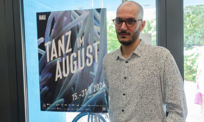 Ricardo Carmona, director del festival de danza de Berlín "Tanz im August". El 36º aniversario del festival de danza contemporánea 'Tanz im August', o "Danza en agosto", presenta en Berlín, a partir de este jueves, obras de artistas internacionales que exploran, entre otras cosas, las migraciones y las culturas del recuerdo, y lo harán a través de espectáculos de danza contemporánea, coreógrafías innovadoras y nuevas estéticas. EFE/José Manzaneque