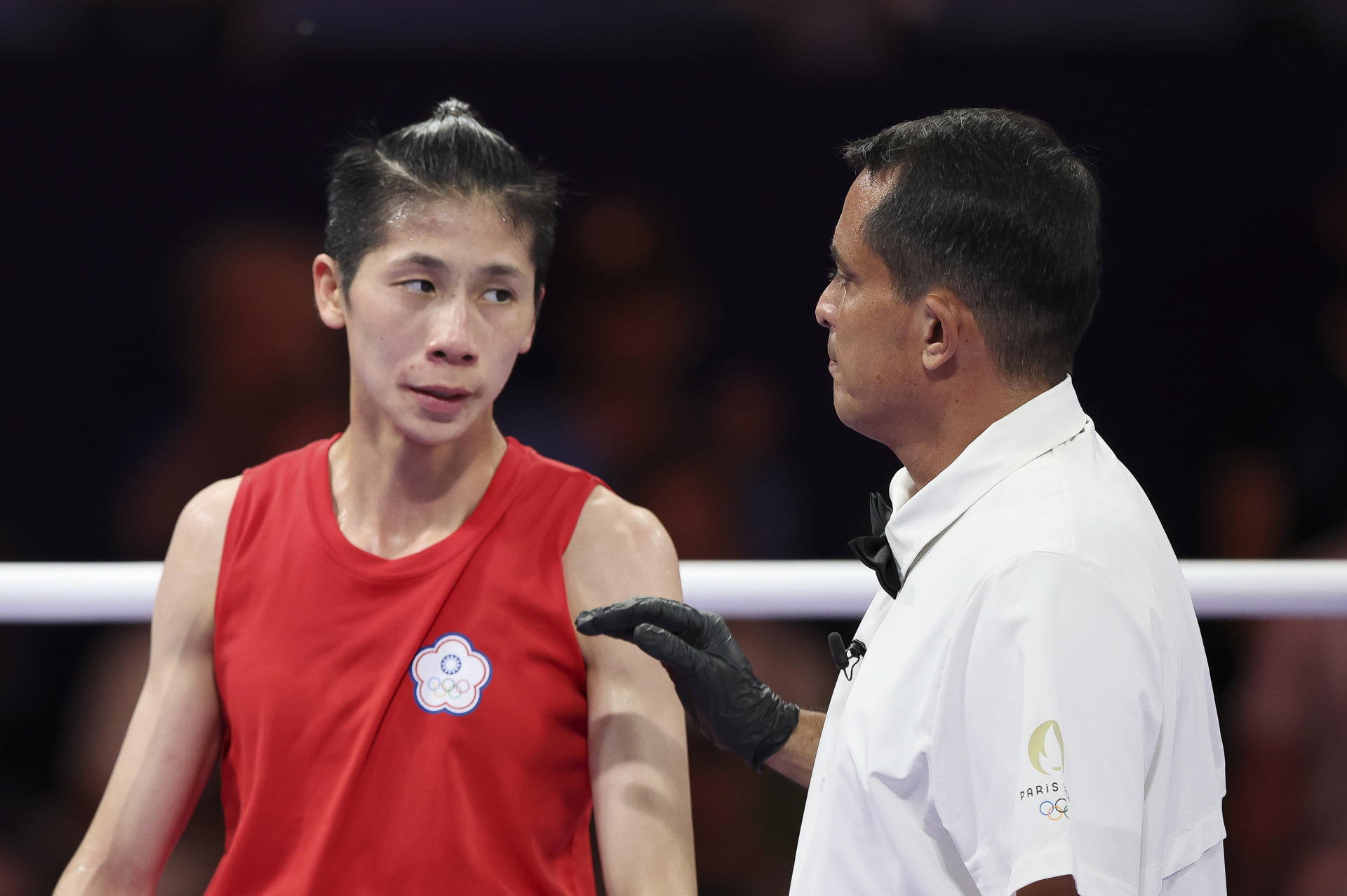 La boxeadora Lin Yu-ting debutó en los Juegos Olímpicos de París este viernes con victoria sobre la uzbeca Sitora Turdibekova y muchas polémicas sobre su género. EFE/ Miguel Gutiérrez