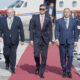 El presidente de Paraguay, Santiago Peña (c), llega al aeropuerto Las Américas este jueves, en Santo Domingo (República Dominicana). EFE/ Cancillería Dominicana