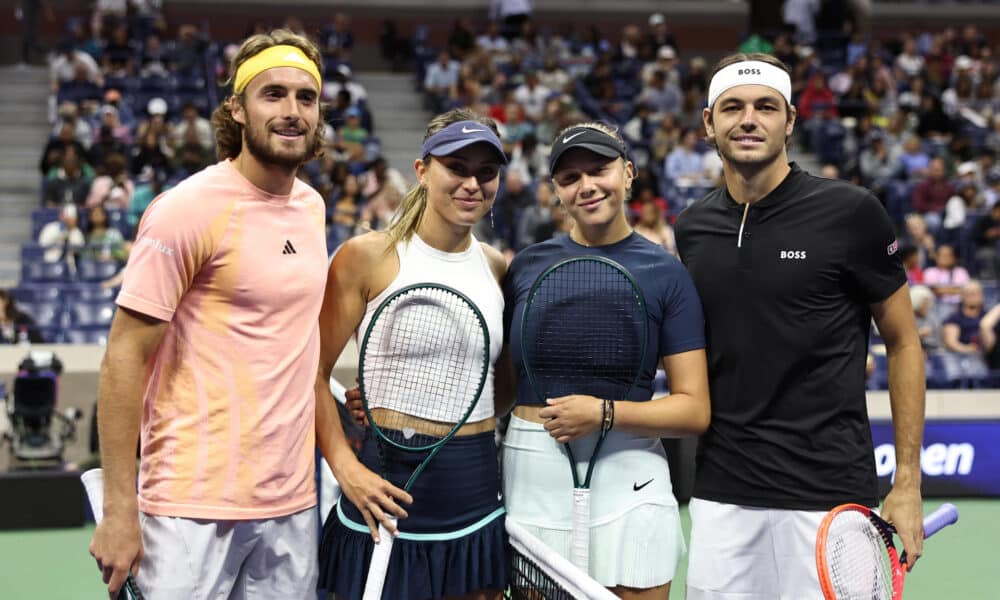 Los tenistas Stefanos Tsitsipas, Paula Badosa, Amanda Anisimova y Taylor Fritz participaron este martes en la primera edición del 'US Open Mixed Madness' del Abierto de Estados Unidos en Flushing, Nueva York. EFE/Dustin Satloff/USTA/ SOLO USO EDITORIAL)