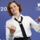 La actriz estadounidense Sigourney Weaver posa en una sesión fotográfica antes de la ceremonia de apertura del Festival de Cine de Venecia, en Venecia, Italia, el 28 de agosto de 2024. Sigourney Weaver recibirá el León de Oro a la trayectoria durante la 81ª edición del Festival Internacional de Cine de Venecia, que se celebrará del 28 de agosto al 7 de septiembre de 2024. (Cine, Italia, Niza, Venecia) EFE/EPA/FABIO FRUSTAC