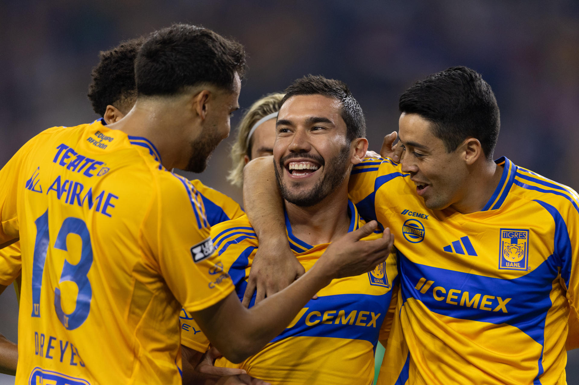 Los jugadores de Tigres celebran un gol este sábado, durante un partido de la Leagues Cup ante Inter Miami en el Estadio NRG en Houston, Texas. EFE/ Carlos Ramírez