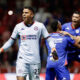 Fotografía de archivo en la que se registró al colombiano Kevin Mier (i), guardameta del club mexicano de fútbol Cruz Azul, quien fue la figura de su equipo al detener dos tiros penales en la definición que le permitió avanzar a los octavos de final de la Leagues Cup sobre el club Orlando City de la MLS. EFE/Felipe Gutiérrez