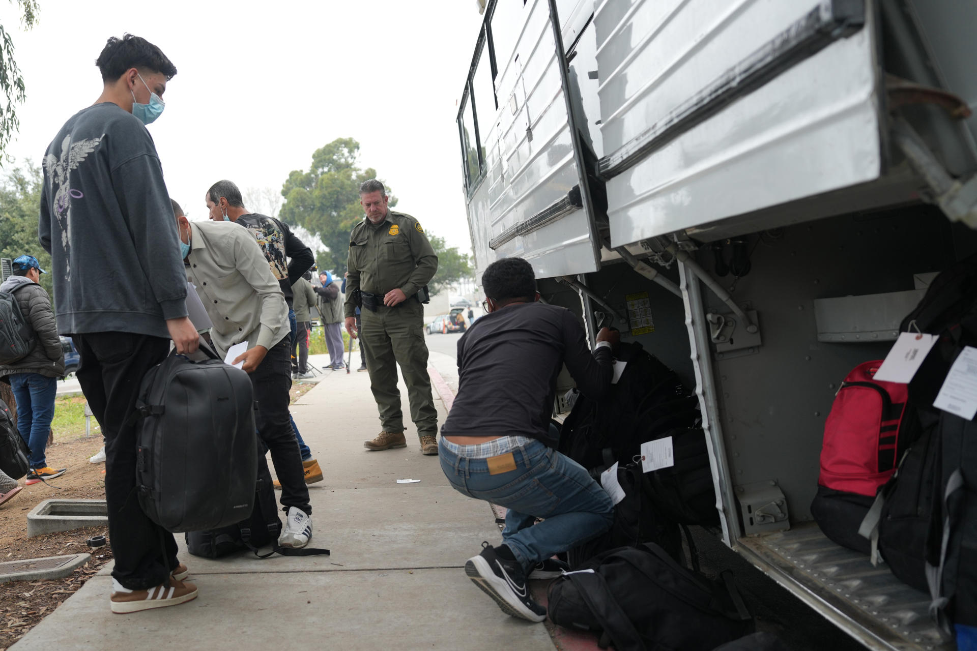 Imagen de archivo de un grupo de migrantes liberados. EFE/ Manuel Ocaño