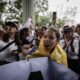 Venezolanos participan de una manifestación en rechazo a los resultados del Consejo Nacional Electoral (CNE), en las elecciones presidenciales del domingo que dieron como ganador al presidente de Venezuela Nicolás Maduro, este sábado en San José (Costa Rica). EFE/ Jeffrey Arguedas