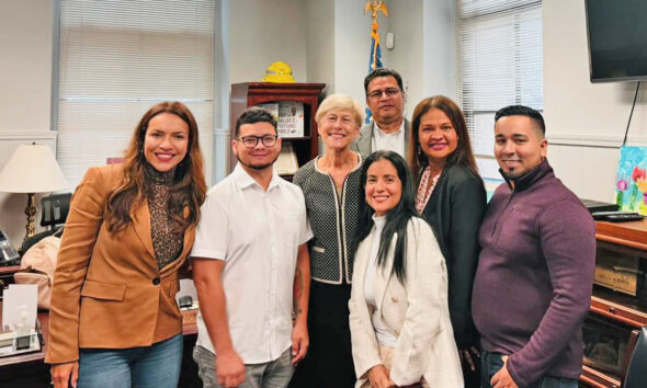 Congresista Deborah Ross escuchó a venezolanos