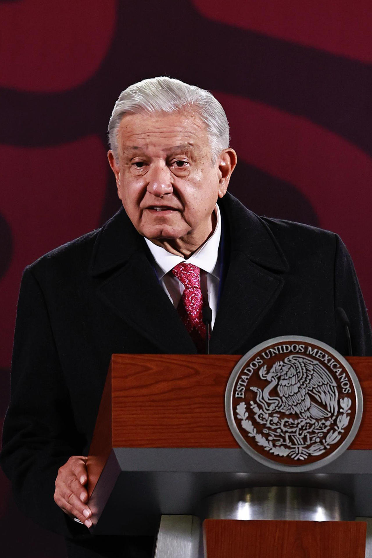 El presidente de México, Andrés Manuel López Obrador, habla este lunes durante una rueda de prensa en el Palacio Nacional, en Ciudad de México (México). EFE/ Sáshenka Gutiérrez