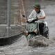 Fuertes lluvias e inundaciones en Hanói por la llegada del tifón Yagi. 
EFE/EPA/LUONG THAI LINH