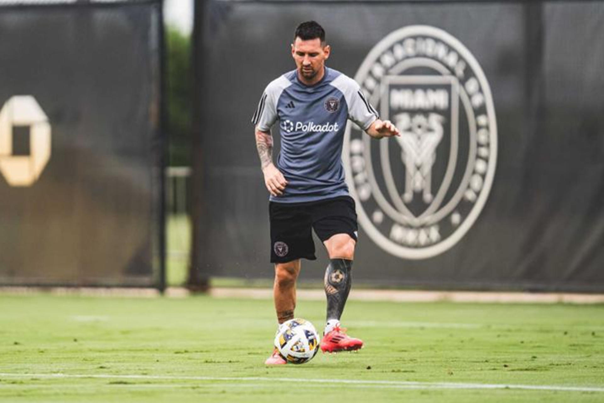 Fotografía cedida este martes, 17 de septiembre, por el club estadounidense de fútbol Inter Miami en la que se registró al atacante argentino Lionel Messi, durante un entrenamiento, en Miami (Florida, EE.UU.). EFE/Inter Miami