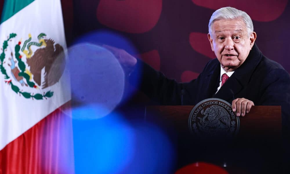 El presidente de México, Andrés Manuel López Obrador, habla este lunes durante su conferencia de prensa matutina en Palacio Nacional, en la Ciudad de México (México). EFE/Sáshenka Gutiérrez