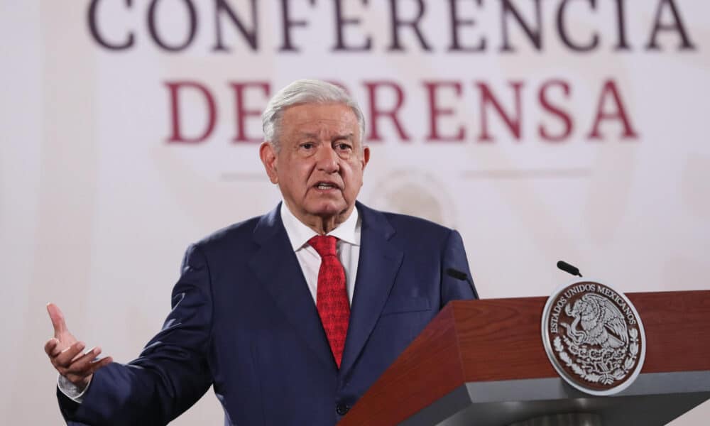 El presidente de México, Andrés Manuel López Obrador, habla durante su conferencia de prensa matutina este jueves, en Palacio Nacional en la Ciudad de México (México). EFE/ Mario Guzmán