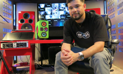 Fotografía del 26 de agosto de 2024 del cantante y productor musical Onell Díaz, posando durante una entrevista con EFE, en Carolina, San Juan (Puerto Rico). EFE/ Jorge J. Muñiz