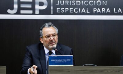 Fotografía de archiovo en donde se ve al presidente de la Jurisdicción Especial para la Paz (JEP), magistrado Roberto Vidal. EFE/ Carlos Ortega