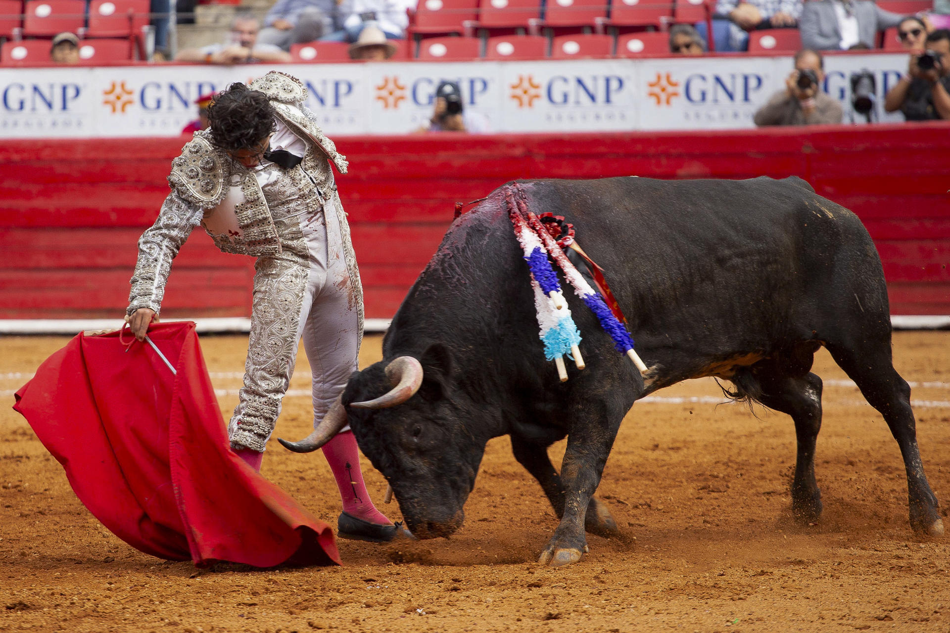 Fotografía cedida este miércoles por la Plaza México, del novillero Manolo González en la Monumental Plaza de Toros México, en Ciudad de México (México). EFE/Plaza México/SOLO USO EDITORIAL/SOLO DISPONIBLE PARA ILUSTRAR LA NOTICIA QUE ACOMPAÑA (CRÉDITO OBLIGATORIO)