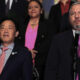 QU Dongyu (i), director general de la Organización de las Naciones Unidas para la Agricultura y la Alimentación (FAO), habla junto al Canciller de Relaciones Exteriores, Enrique Reina (d), durante una conferencia de prensa este martes, en Casa Presidencial en Tegucigalpa (Honduras). EFE/Gustavo Amador