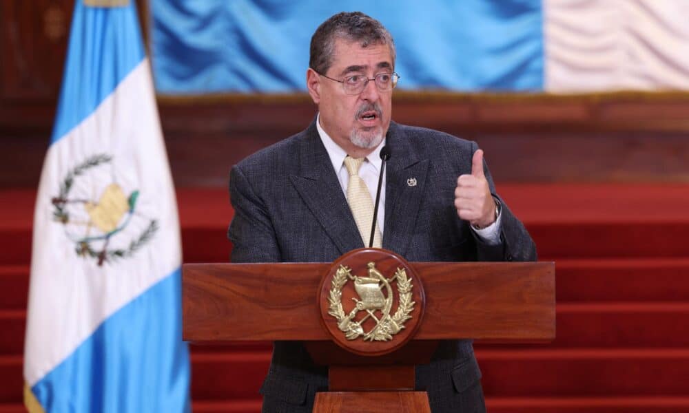 Fotografía de archivo del 5 de agosto de 2024 del presidente de Guatemala, Bernardo Arevalo De León, durante una conferencia de prensa en Ciudad de Guatemala (Guatemala). EFE/ Mariano Macz