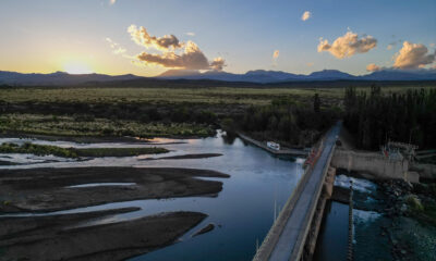 Fotografía fechada el 1 de marzo de 2024 de un atardecer en una zona de la ciudad de Malargüe (Argentina).EFE/Juan Ignacio Roncoroni