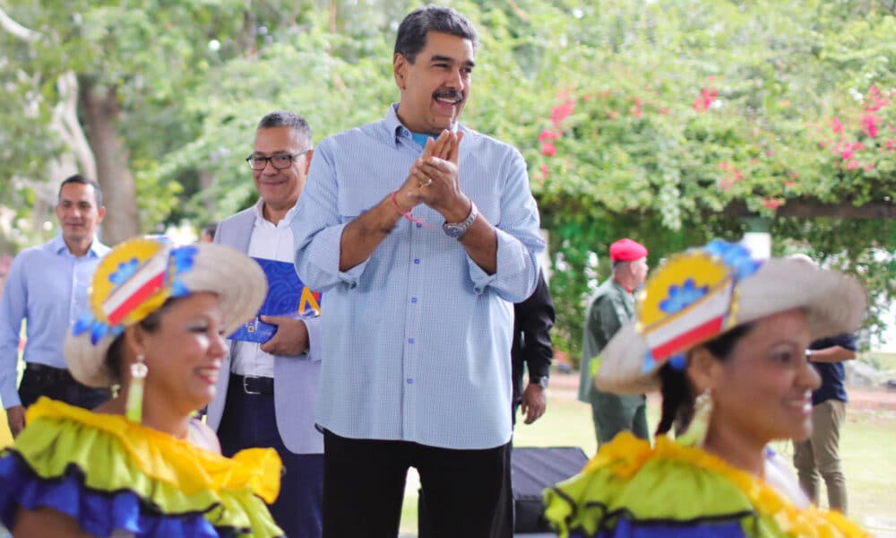 Fotografía cedida por Prensa Miraflores del presidente de Venezuela, Nicolás Maduro, en un acto de gobierno este viernes 20 de septiembre de 2024 en Caracas. EFE/Prensa Miraflores