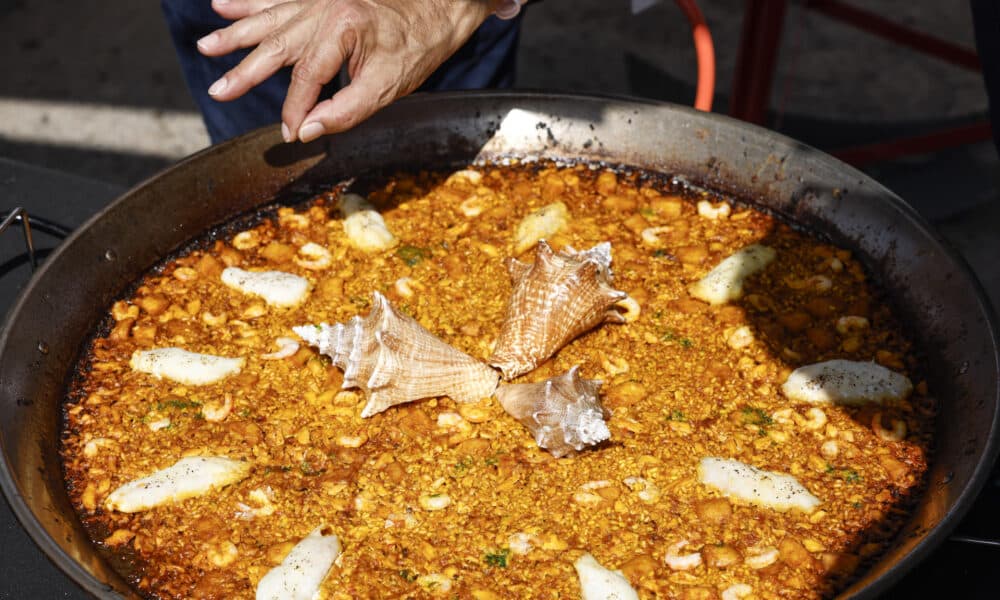 La paella ganadora con el primer premio del World Paella Day Cup 2024, elaborada por el puertorriqueño Joe W. Padilla Castro. EFE/Ana Escobar