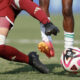 Karelis Alexandra Del Valle (i) de Venezuela disputa un balón con Flourish Chioma Sabastine de Nigeria en un partido del grupo D de la Copa Mundial Femenina sub-20. EFE/ Ernesto Guzmán