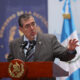 El presidente de Guatemala, Bernardo Arévalo de León, habla en una conferencia de prensa este lunes, en Ciudad de Guatemala (Guatemala), antes de viajar a México para participar en los actos de investidura de Claudia Sheinbaum. EFE/ Mariano Macz