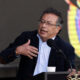 El presidente colombiano, Gustavo Petro, habla durante una concentración de seguidores este jueves en la Plaza Bolívar de Bogotá (Colombia). EFE/Mauricio Dueñas Castañeda