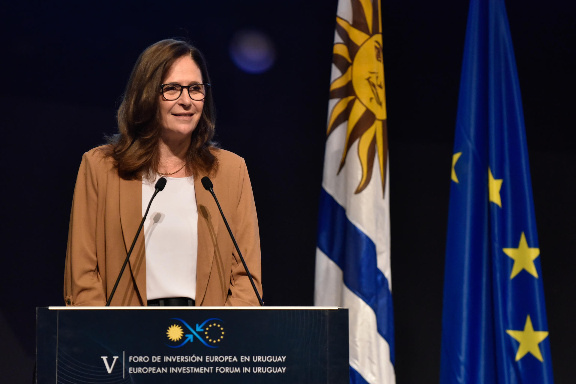 La ministra de Industria, Energía y Minería de Uruguay, Elisa Facio, habla durante el V Foro de Inversión Europea este lunes, en Montevideo. EFE/ Federico Gutiérrez