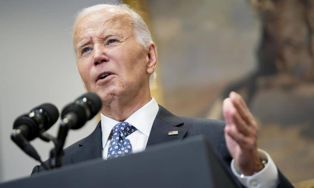 El presidente de Estados Unidos, Joe Biden, pronuncia un discurso sobre los esfuerzos de respuesta de su administración al huracán Helene en la Sala Roosevelt de la Casa Blanca en Washington, DC, EE. UU., el 30 de septiembre de 2024.. EFE/EPA/Bonnie Cash / POOL