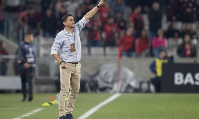 El entrenador español Manolo Jiménez fue despedido de Cerro Porteño. EFE/ Hedeson Alves