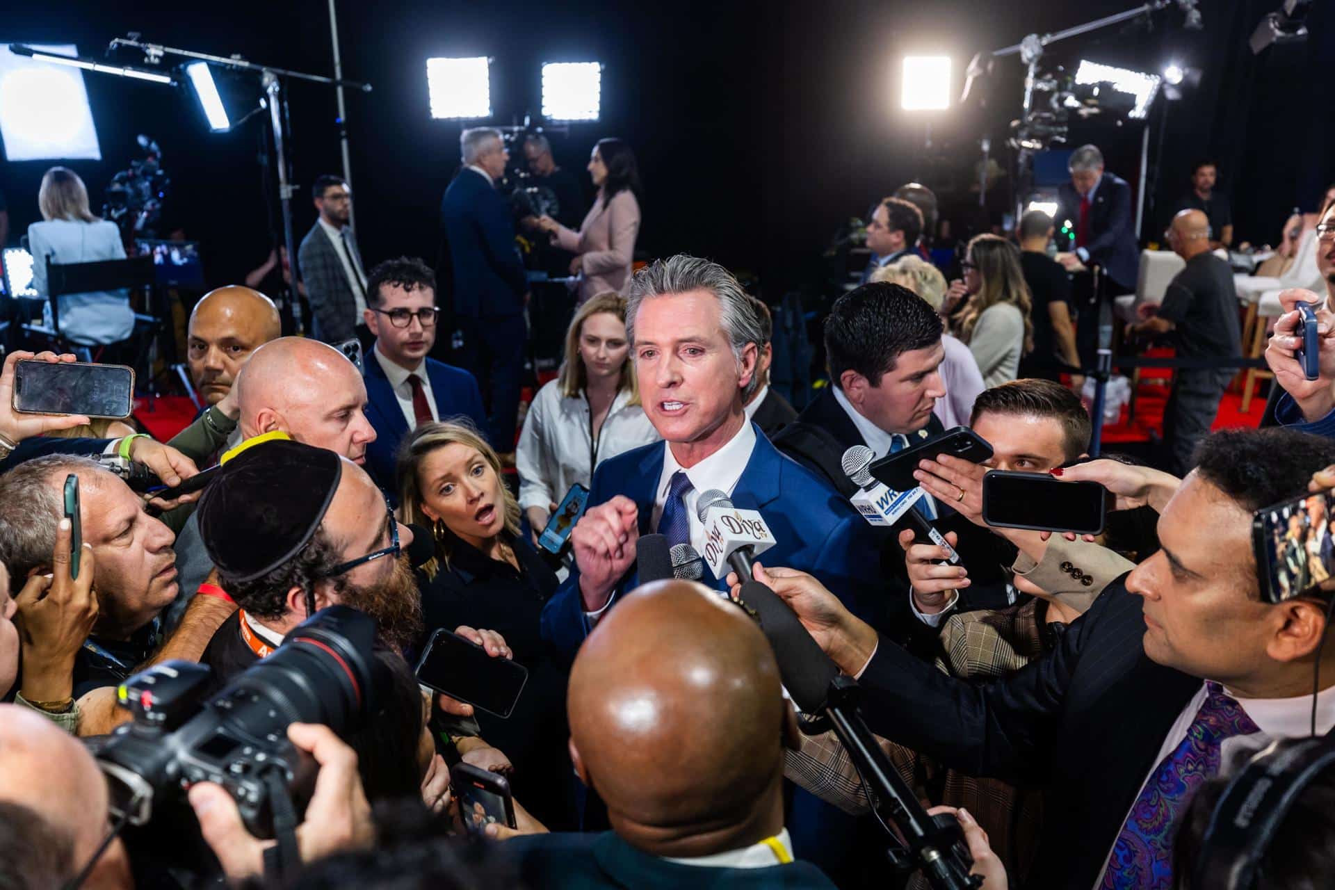 Fotografía de archivo del gobernador de California, el demócrata Gavin Newsom. EFE/EPA/JIM LO SCALZO