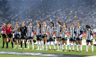 Imagen de archivo de jugadoras del equipo de Monterrey que reaccionan previo a un partido. EFE/ Miguel Sierra