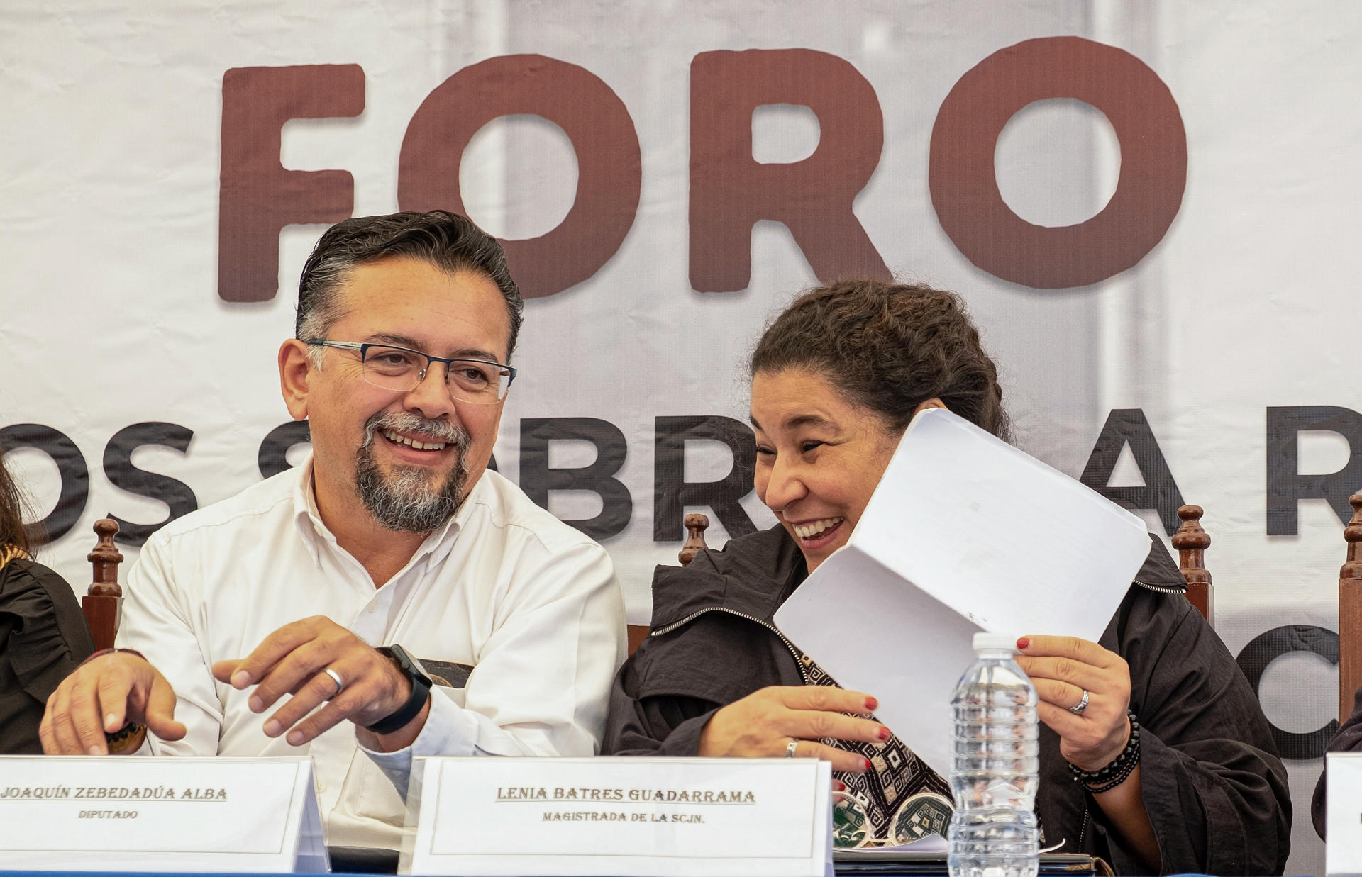 Imagen de archivo de la ministra de la Suprema Corte de México Lenia Batres (D). EFE/Carlos López