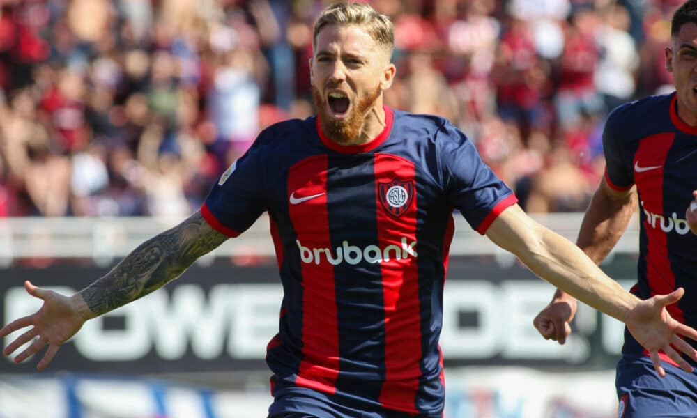 El español Íker Muniain anotó dos goles en el triunfo de San Lorenzo por 2-1 el sábado ante Banfield en Buenos Aires (Argentina). EFE/STR