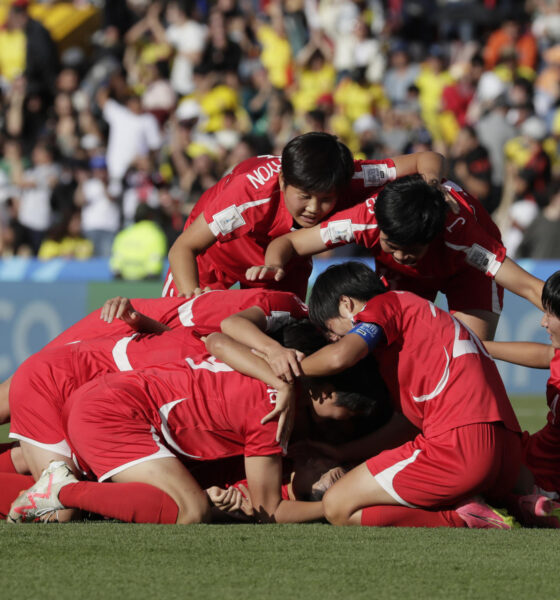 Jugadoras de Corea del Norte celebran un gol en la final de la Copa Mundial Femenina sub-20. EFE/ Carlos Ortega