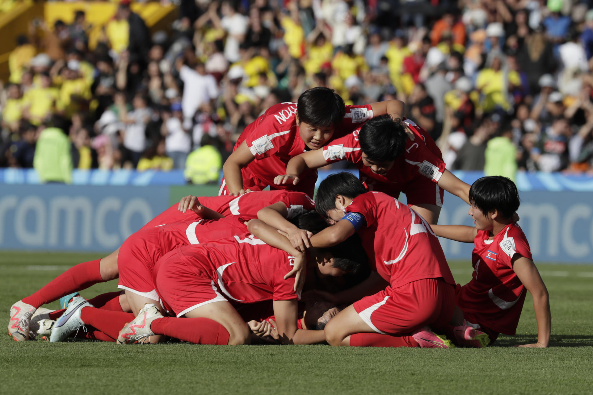 Jugadoras de Corea del Norte celebran un gol en la final de la Copa Mundial Femenina sub-20. EFE/ Carlos Ortega