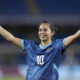 Fátima Acosta (d) de Paraguay celebra su gol en un partido del grupo C de la Copa Mundial Femenina sub-20. EFE/ Ernesto Guzmán Jr.