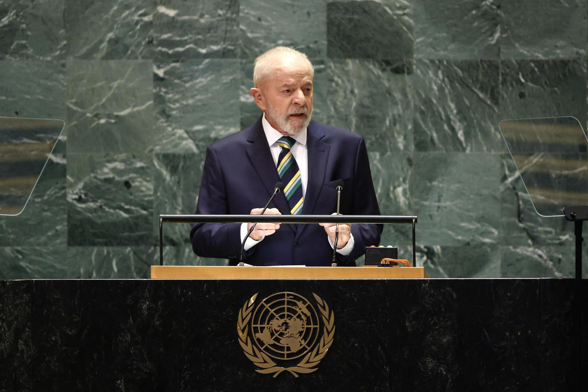 El presidente brasileño, Luiz Inácio Lula da Silva (c), habla durante el debate general del 79º período de sesiones de la Asamblea General de las Naciones Unidas en la Sede de las Naciones Unidas en Nueva York, Nueva York, EE.UU., 24 de septiembre de 2024. EFE/EPA/Justin Lane