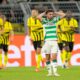 El jugador del Celtic Greg Taylor se lamenta durante el partido de la segunda jornada de la UEFA Champions League que han jugado Borussia Dortmund y Celtic en Dortmund, Alemania. EFE/EPA/FRIEDEMANN VOGEL