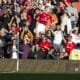 El argentino Alejandro Garnacho, delantero del Manchester United, celebra su segundo gol durante el partido de la Premier League que han jugado Manchester United y Brentford FC, en Manchester, Reino Unido. EFE/EPA/PETER POWELL