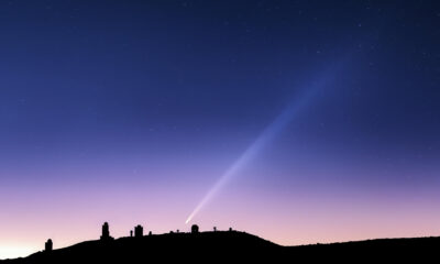 El C/2023 Tsuchinshan-ATLAS, conocido como el 'cometa del siglo', podrá contemplarse a simple vista desde este sábado por segunda y última vez y, probablemente, con una cola aún más brillante y espectacular, según explican en el Instituto de Astrofísica de Canarias. En la imagen, el Cometa C/2023 A3 observado el 1 de octubre de 2024 sobre el Observatorio del Teide (IAC). EFE/ D. López / IAC/SOLO USO EDITORIAL/SOLO DISPONIBLE PARA ILUSTRAR LA NOTICIA QUE ACOMPAÑA (CRÉDITO OBLIGATORIO)