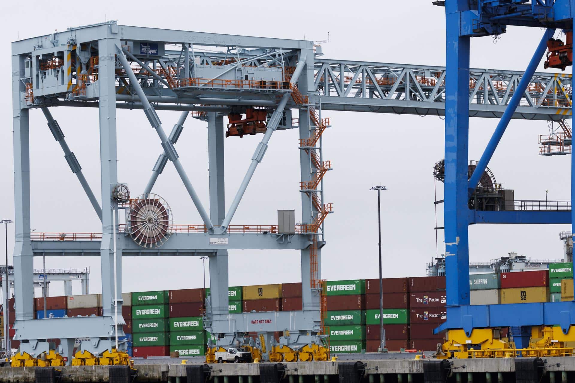 Fotografía de archivo de contenedores en el Terminal de Contenedores Conley en Boston (EE.UU.). EFE/EPA/CJ GUNTHER