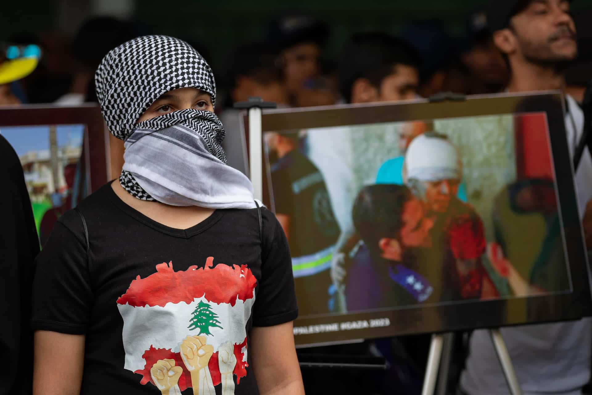 Una persona participa en una manifestación pro Palestina este sábado en Caracas (Venezuela). EFE/ Ronald Peña R.